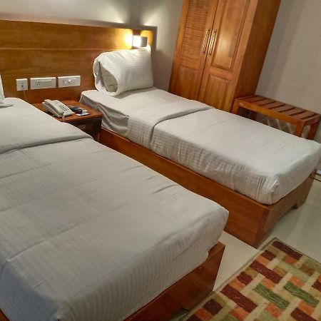 Guruvāyūr Devanganam Residency酒店 外观 照片