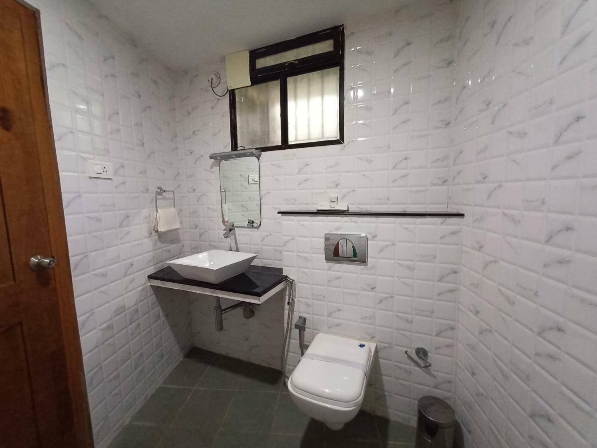 Guruvāyūr Devanganam Residency酒店 外观 照片